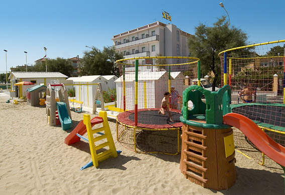 Giochi spiaggia Hotel Rex Senigallia