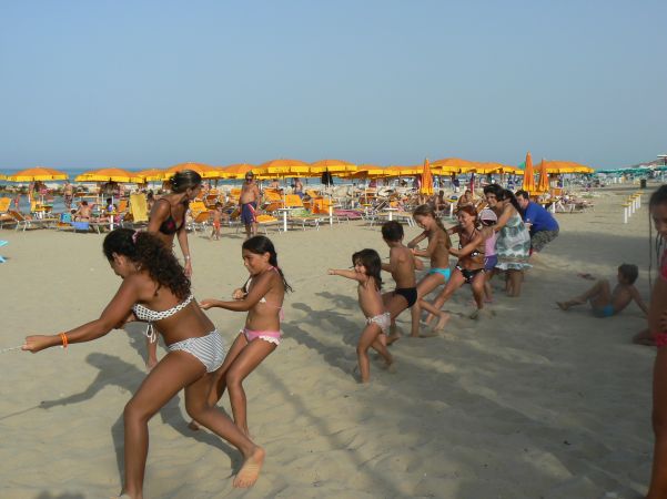 Giochi in spiaggia Villaggio Lake Placid di Silvi Marina